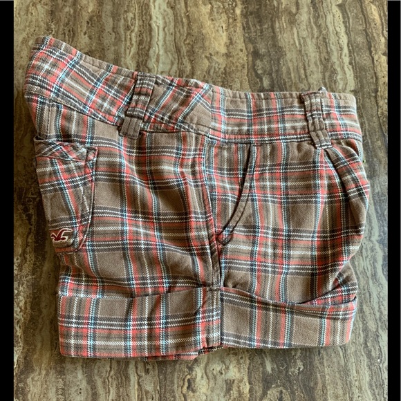 HOLLISTER WOVEN PLAD PLEATED BUTTON BACK SHORTS 0 - Picture 5 of 6